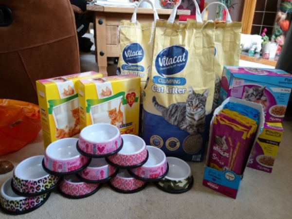 donations-cat-bowls-cat-litter